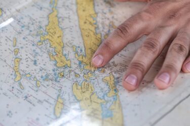 「地図と拳」　著　小川哲